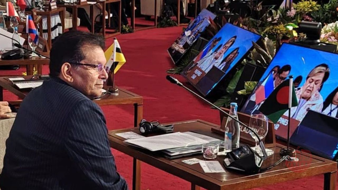 রোহিঙ্গাদের প্রত্যাবাসনে আসিয়ানের সহযোগিতা চাইলেন পররাষ্ট্রমন্ত্রী