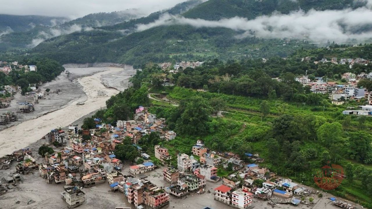 জলবায়ু পরিবর্তনের কারণে উঁচু পর্বতের পাথর ও বরফের ভিত নড়বড়ে হয়ে পড়ছে