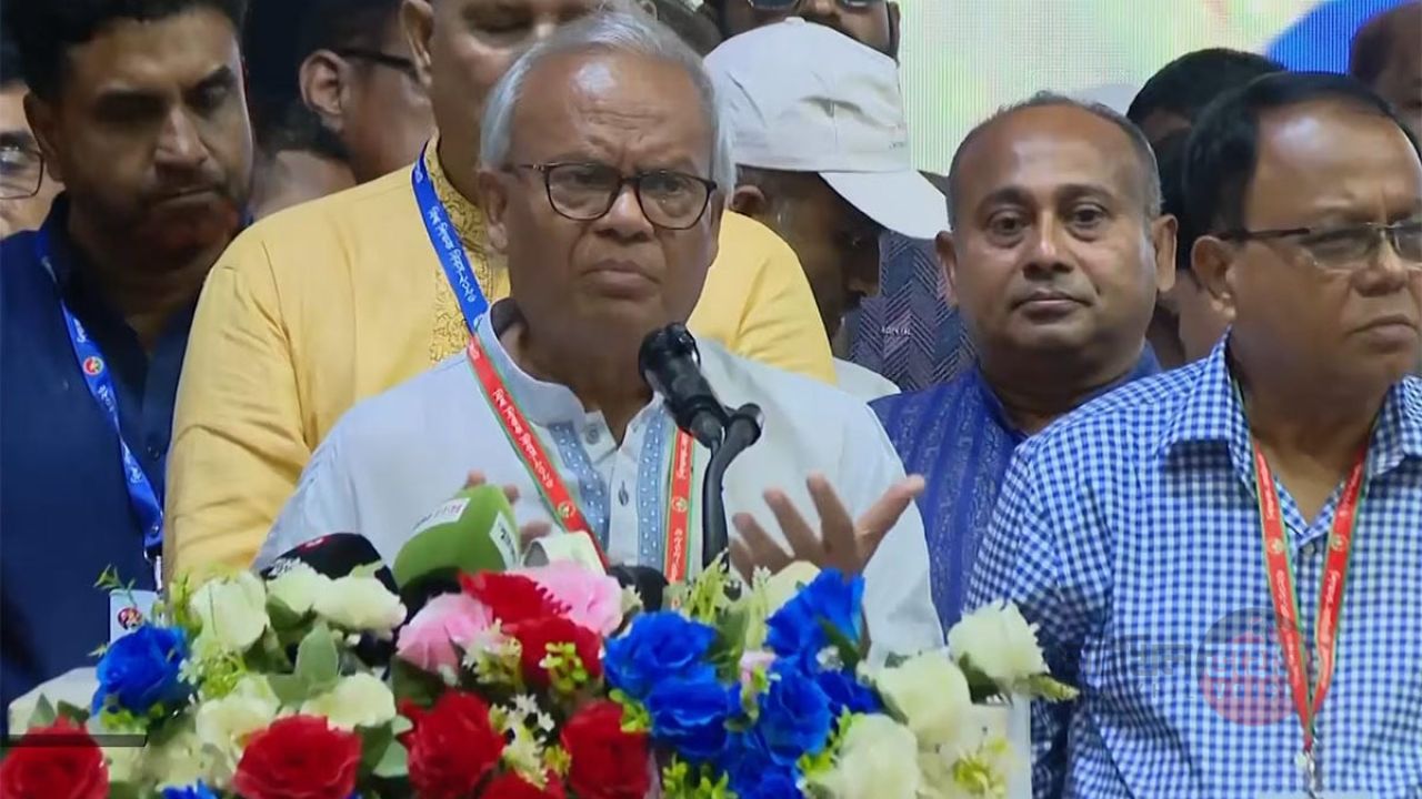 স্বামী-স্ত্রীকে দূরে বদলি আমলাতান্ত্রিক খামখেয়ালিপনা: রিজভী