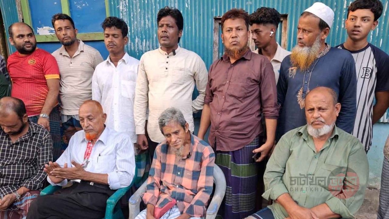 চাটখিলে প্রবাসীকে মারধর করে বাড়ি থেকে বের করে দিয়েছে স্ত্রী-সন্তানেরা, থানায় অভিযোগের দেড় মাসেও পুলিশ কোন ব্যবস্থা নেয়নি, মসজিদে মানবেতর জীবন কাটাচ্ছেন তিনি