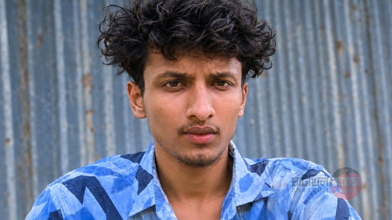  চাটখিলে চিহ্নিত সন্ত্রাসী ও মাদক কারবারি চয়ন পুলিশের তাড়া খেয়ে মোটর সাইকেল রেখে পালিয়ে যায়, ৩০ পিস ইয়াবা উদ্ধার